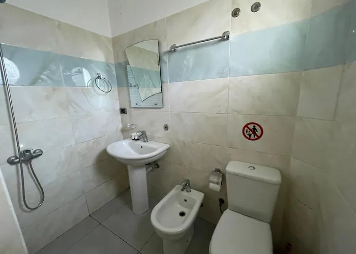 Latifi Hotel *