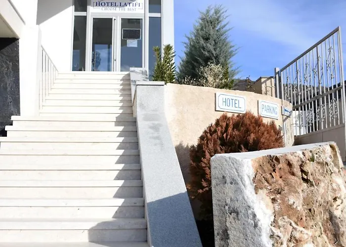 Hotel Latifi *