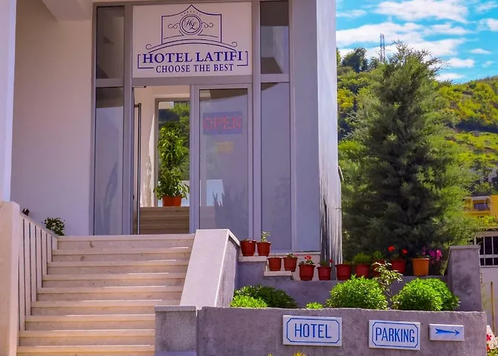 Hotel Latifi *